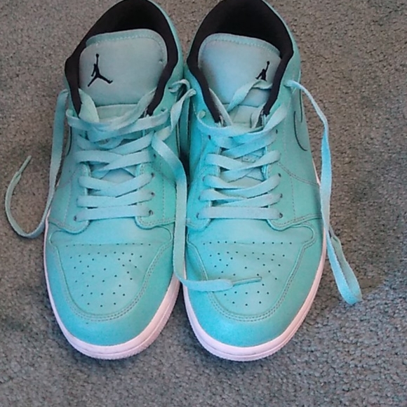 mint green air jordans